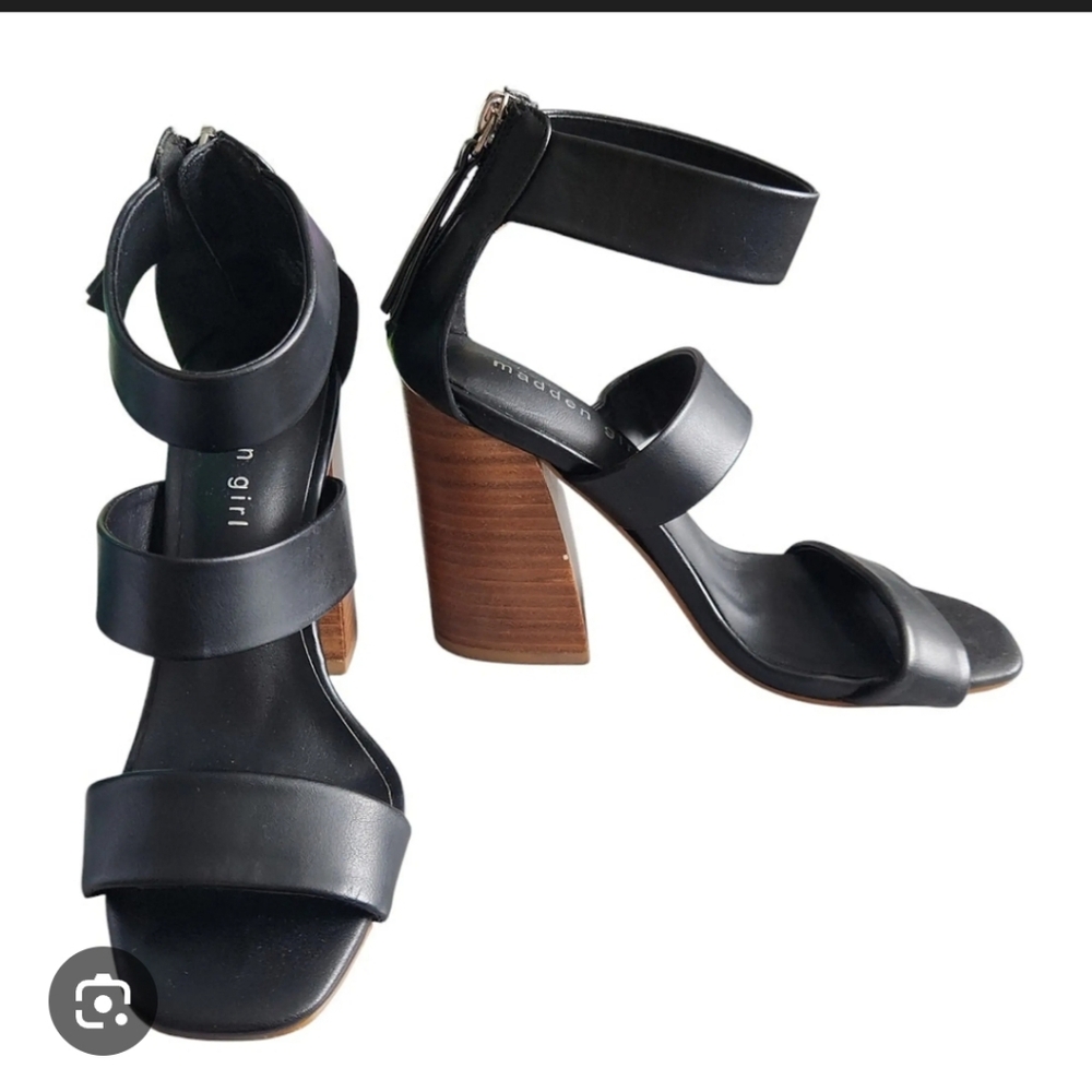 MADDEN GIRL Clyde Chunky Square Toe Box Sandal - Women's Size 6